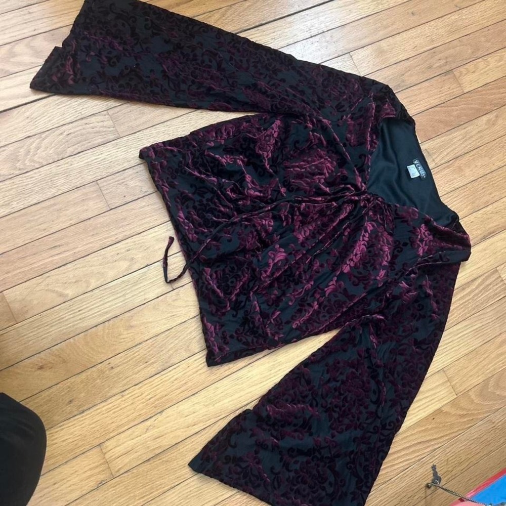 Y2K Velvet Bell Sleeve Black Maroon Large Juniors Top Goth Whimsical Dramatic